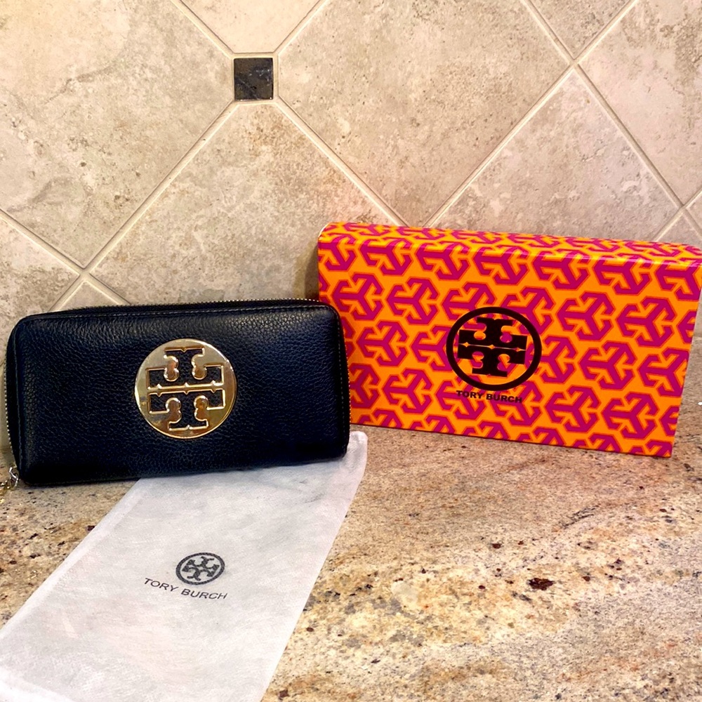 COPY - Tory Burch Black Leather Continental Zip Wallet